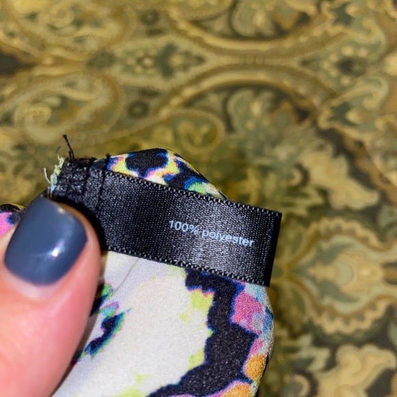 The Limited Geometric Print cap sleeved top- xs - Picture 7 of 7